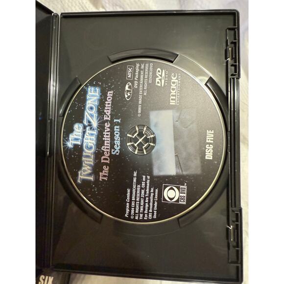 The Twilight Zone: Season 1 The Definitive Edition 6 Discs - Picture 4 of 8
